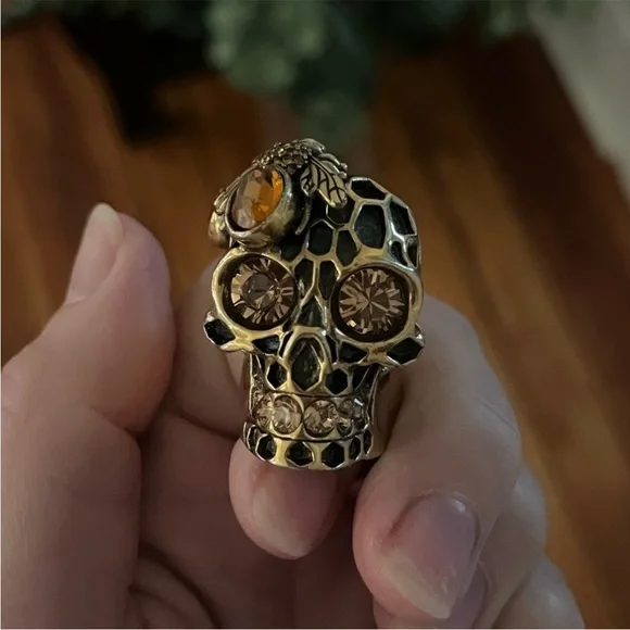 Alexander McQueen Honeycomb Skull Bee Ring - Picture 12 of 17
